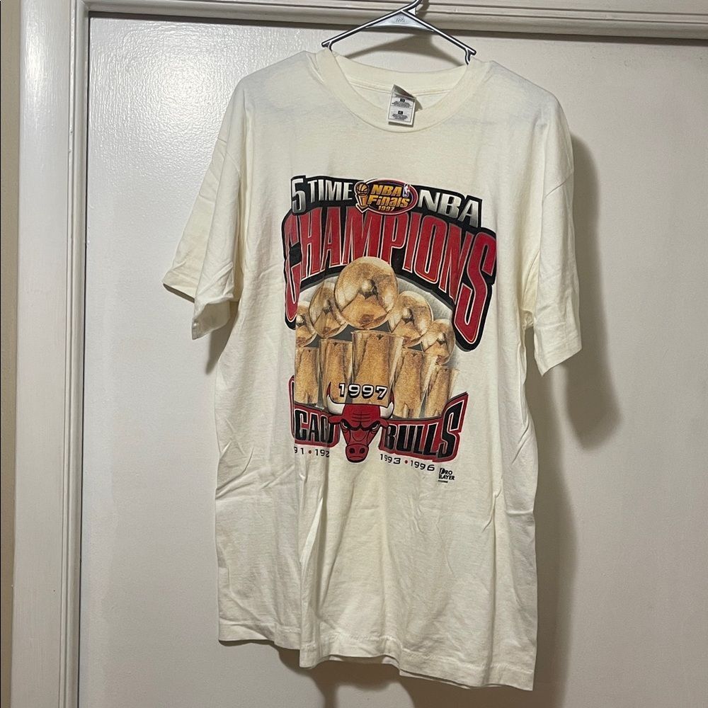 Vintage 1997 Chicago Bulls five-time NBA championship shirt xl - Picture 2 of 6